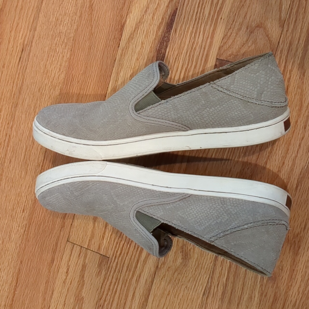 OluKai Pehuea leather slip-on W7.5 - Picture 10 of 11